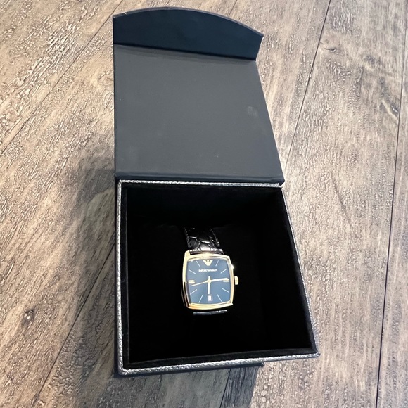 NWOT Vintage Emporio Armani Croc Embossed Watch - Picture 7 of 7